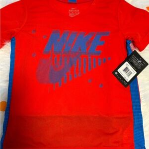NWT Boys nike printed short sleeve tee blue/red. Size 6M